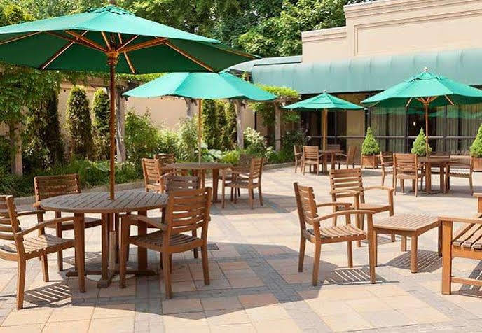 Hotel Courtyard At Yale New Haven